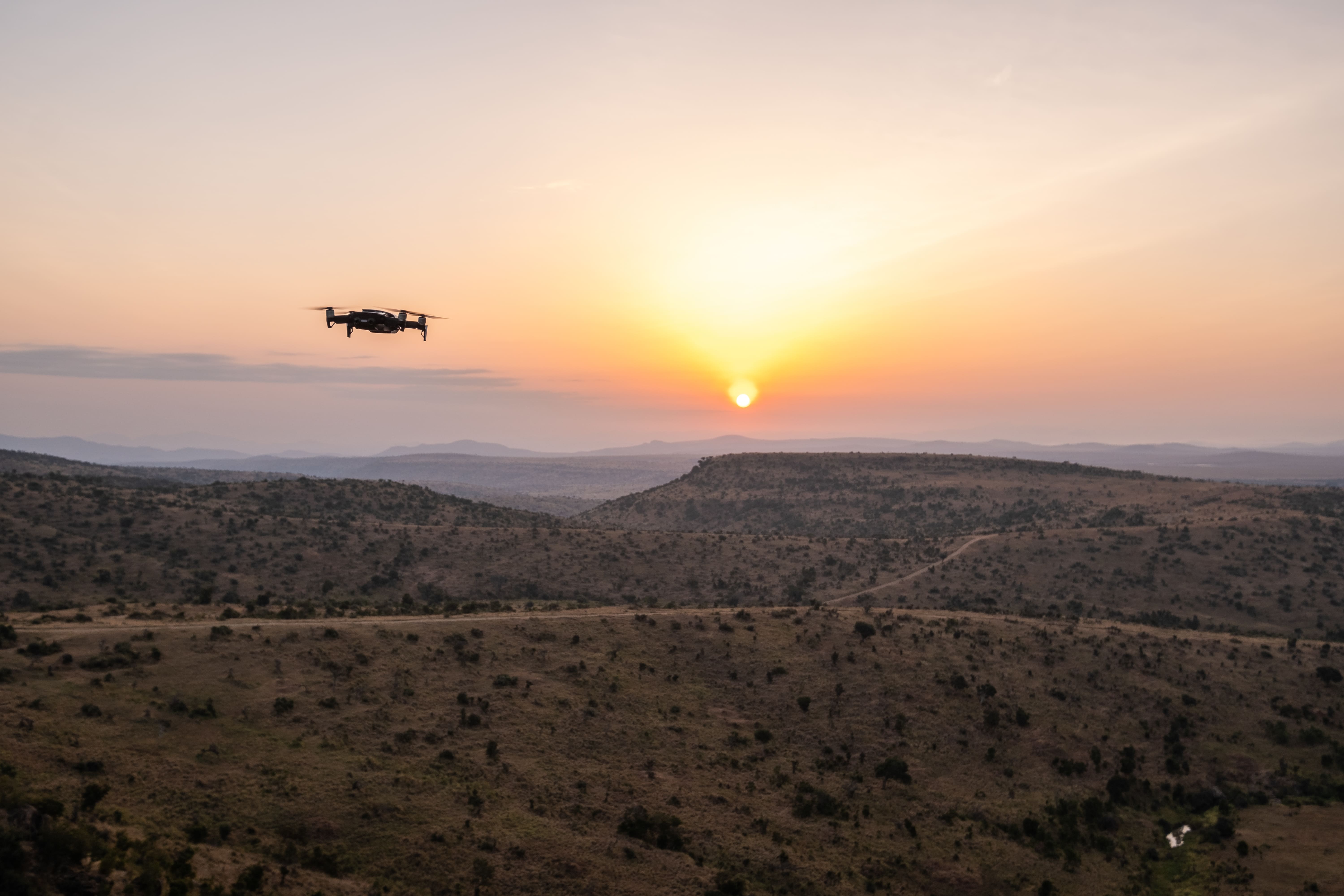 diferencia entre un dron y un helicoptero diferencia entre un dron y un helicoptero