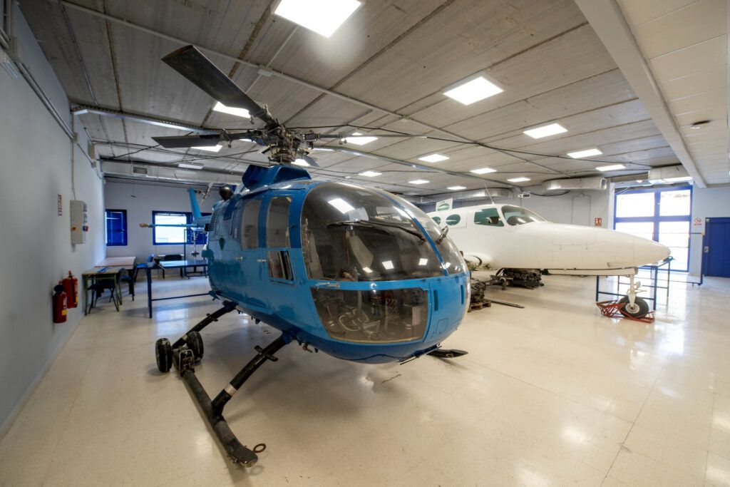 Curso y Examen libre del Módulo 12: Helicópteros Aeronáutica Groupdynamics, Estruct. y Sist. para obtener LMA.
Categoría que habilita: Específico de B1.3