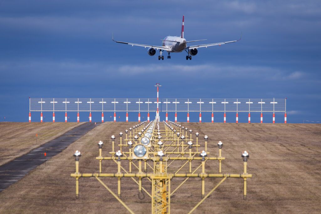 ¿Qué sucede si un avión se queda sin combustible en el aire?